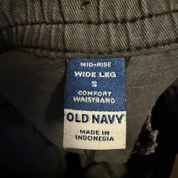 NWT Old Navy Charcoal Cargo Pants for Women - Picture 8 of 10